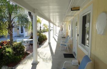 White Sands Beach Resort Holmes Beach Exterior foto
